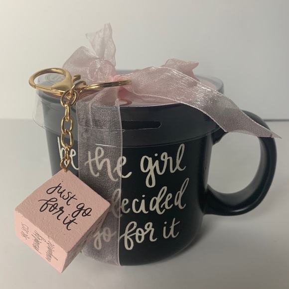 Mug Gift Set With Cube Keychain - Picture 6 of 11